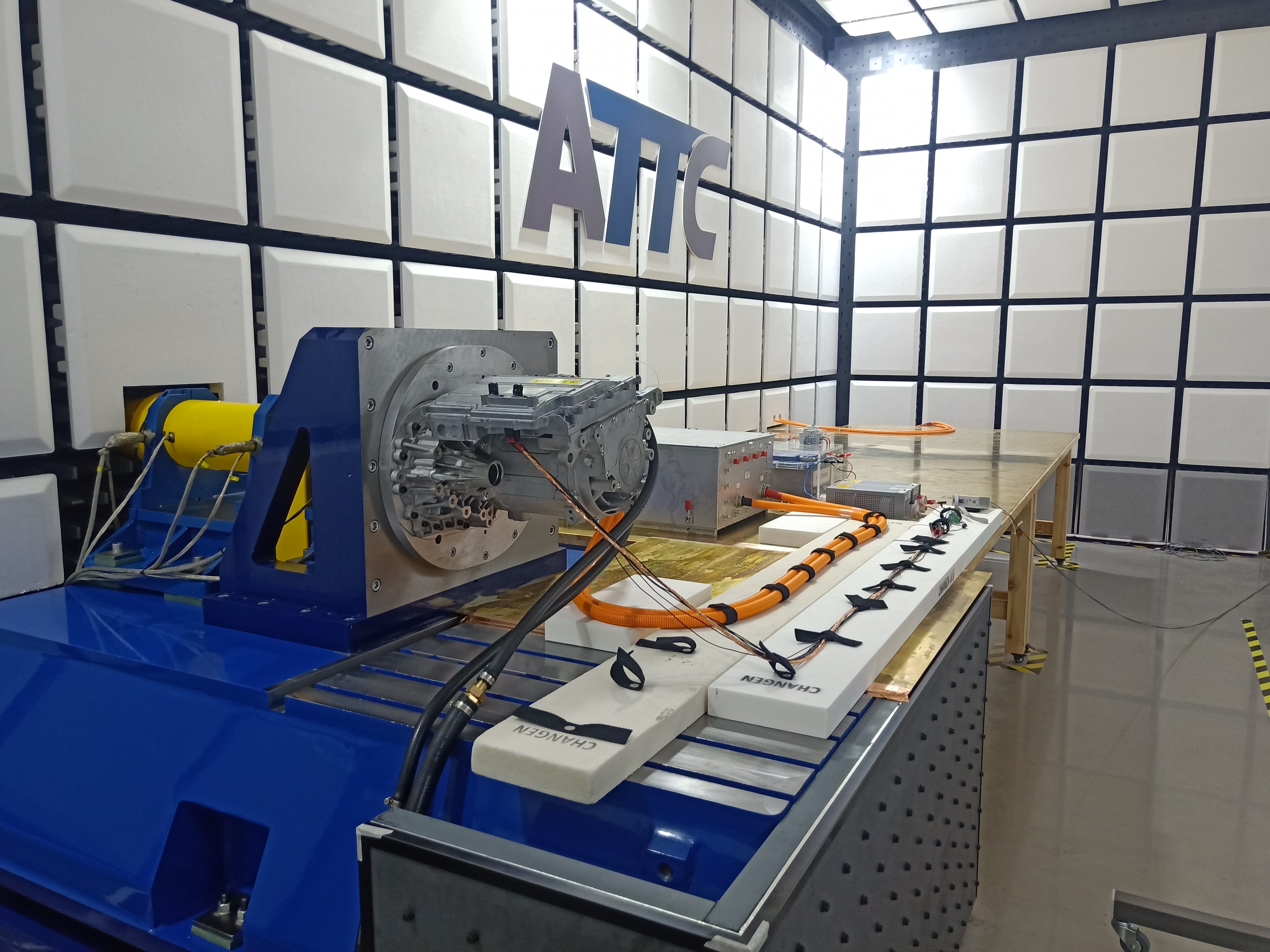 The EMC/EMI dynamometer system of the high-speed electric drive system provided by our company for ATTC was successfully tested for the first time.